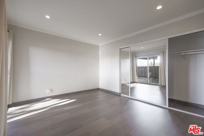 Building Photo - 2830 Lakeridge Ln