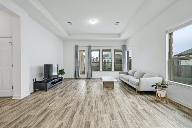 Building Photo - 6725 Denia Dr