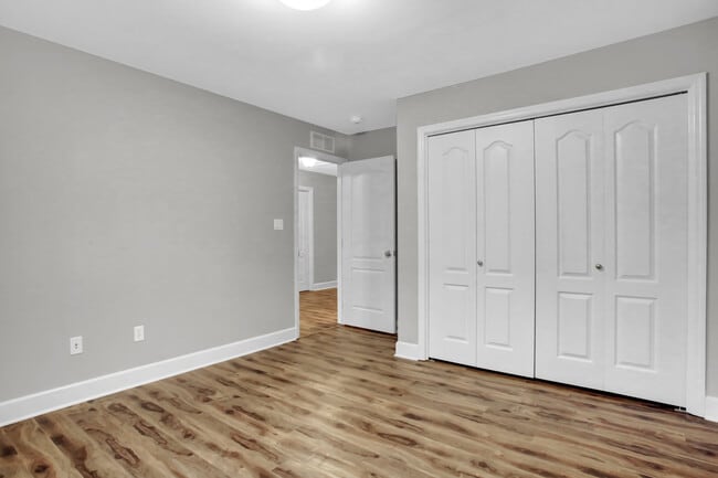 Building Photo - 16 Lismore Pl