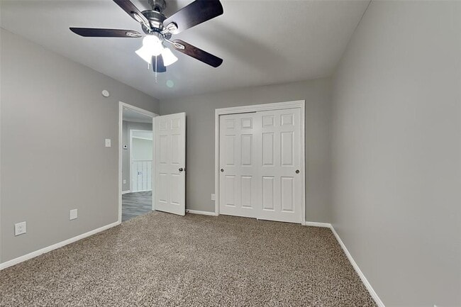 Building Photo - 719 Fernglade Dr