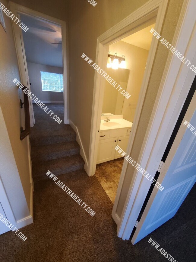 Building Photo - 8318 N Spruce Ave