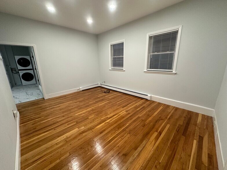 Building Photo - 258 Lexington St