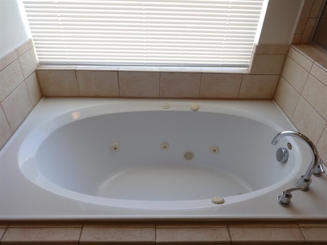 Building Photo - 136 Sura Blvd