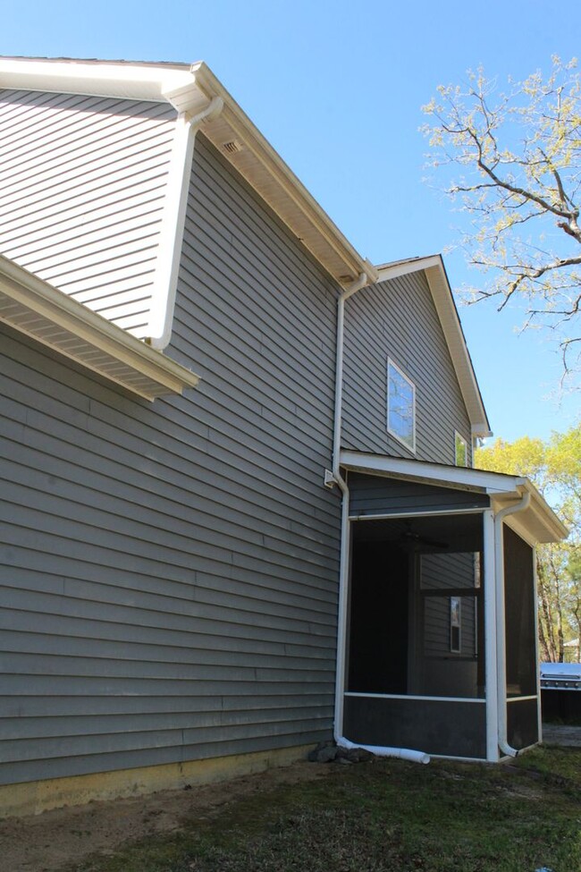 Building Photo - Newer construction near Sleepy Creek