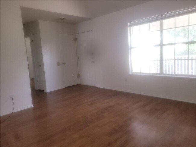 Building Photo - 110 Mill Creek Dr