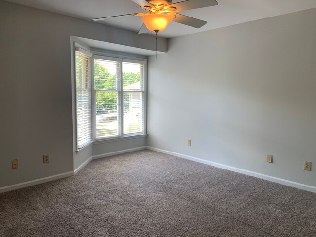 Building Photo - 2 Bed | 2 Bath Condo In Raleigh with Large...