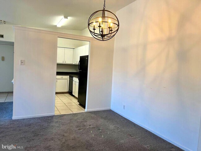 Building Photo - 60202 Delaire Landing Rd