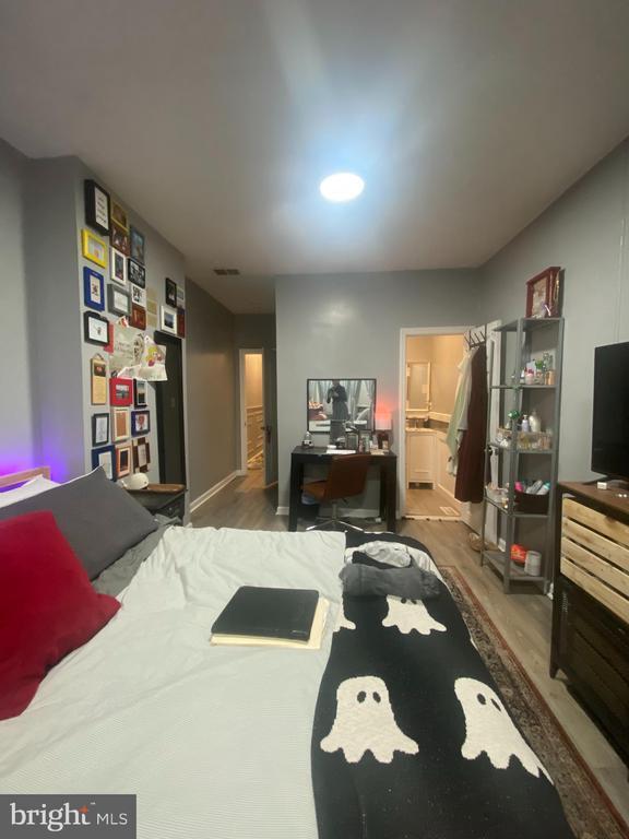 Building Photo - 1717 Fontain St