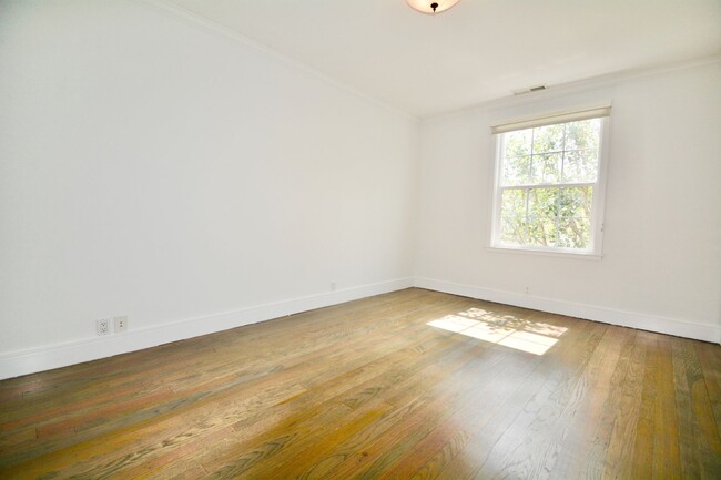 Building Photo - Stunning 3 BR | 2 BA in Noe Valley - Must ...