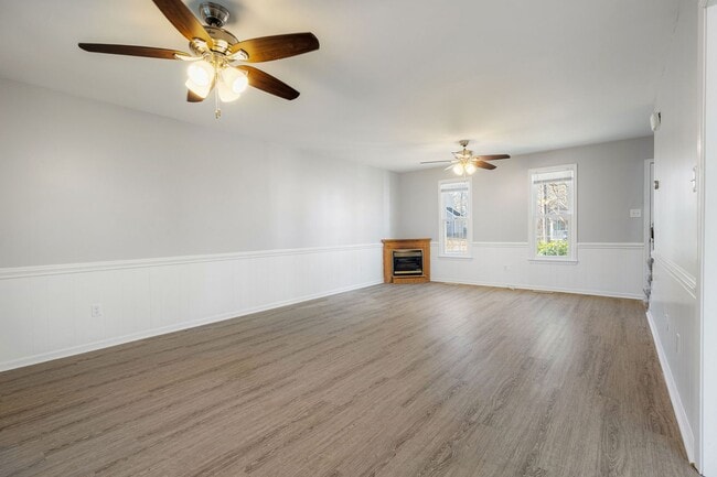 Building Photo - 4 Bedroom Home in Chesterfield County!!!! ***Available Early December***