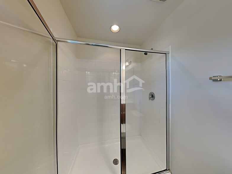 Building Photo - 4462 Roundwood Ct