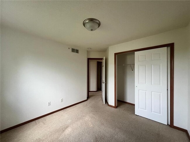 Building Photo - 5026 Yuma Ln N