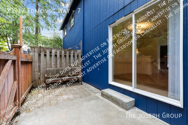 Building Photo - 23317 Edmonds Way