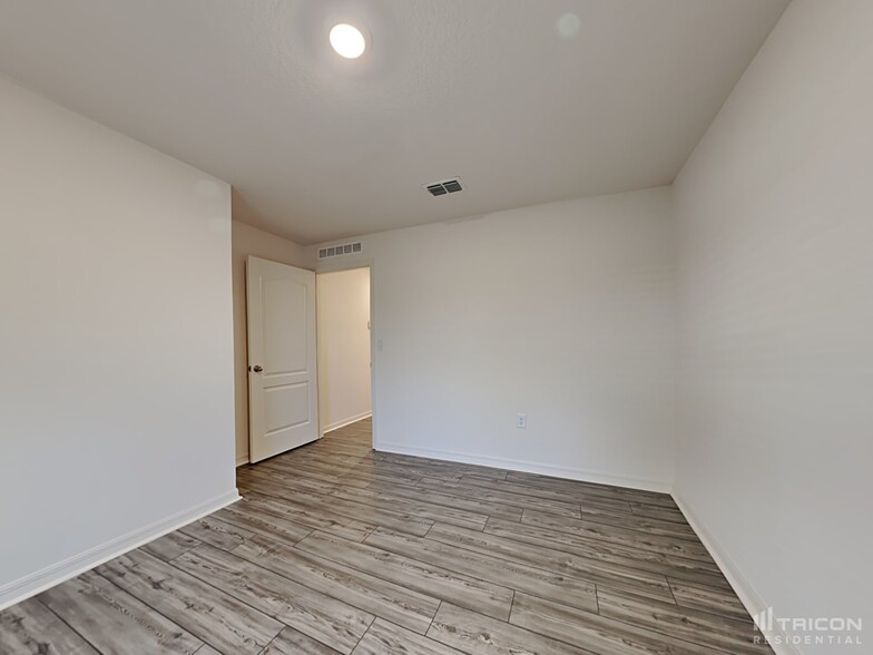 Building Photo - 541 Battersea Ave