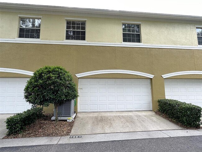 Building Photo - 7561 Tamarind Ave