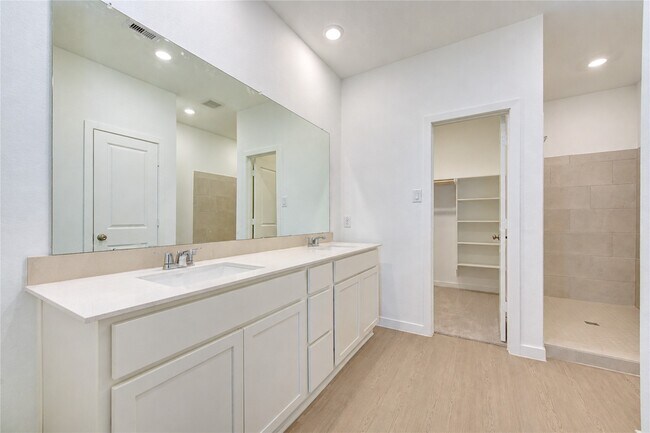 Building Photo - 16222 Chestnut Hvn Ln