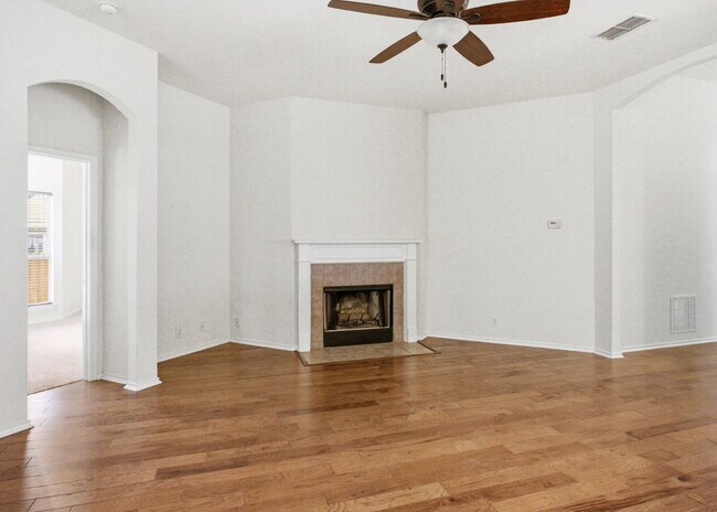 Building Photo - Charming 3-Bedroom Home with 2 Full Baths in Cibolo, TX
