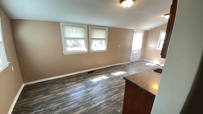 Building Photo - 112 Heaton Ave
