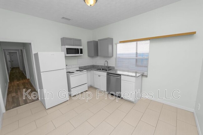 Building Photo - 2524 W Cherry St