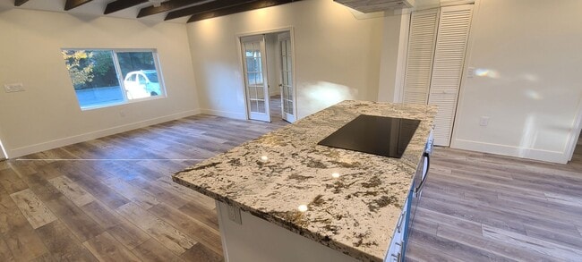 Building Photo - 1402 Clara Ln