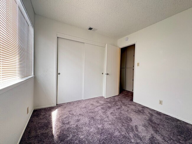 Building Photo - 276 Camellia Way