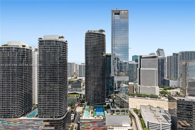 Building Photo - 1000 Brickell Plz