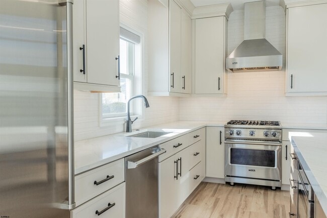 Building Photo - 139 Gibbs Ave