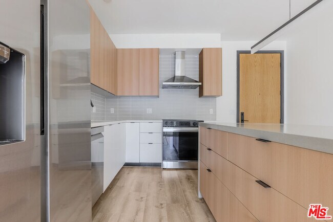 Building Photo - 5657 Virginia Ave