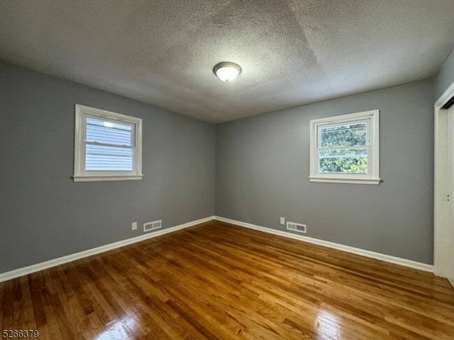 Building Photo - 9 Westervelt Pl