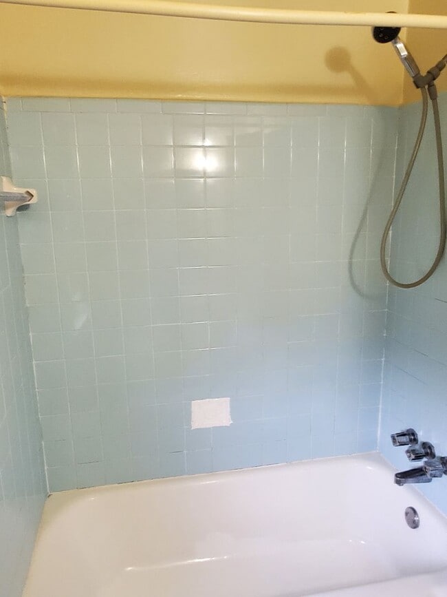 Building Photo - Elizabeth Park