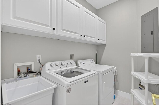 Building Photo - 4655 Hawks Nest Way