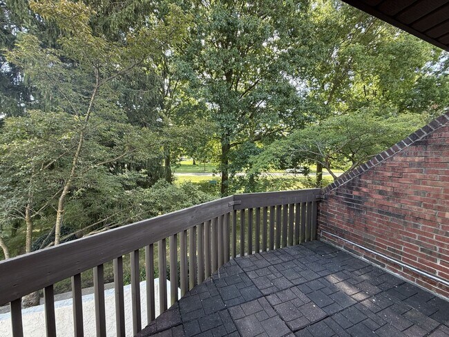 Building Photo - 801 Stratford Dr