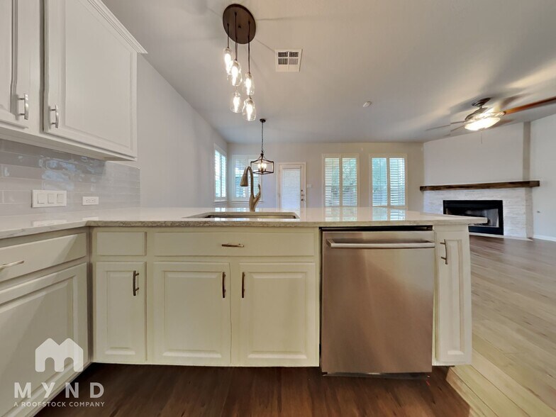 Building Photo - 8009 Levata Dr