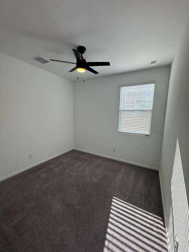 Building Photo - 32067 N Wayne Ln