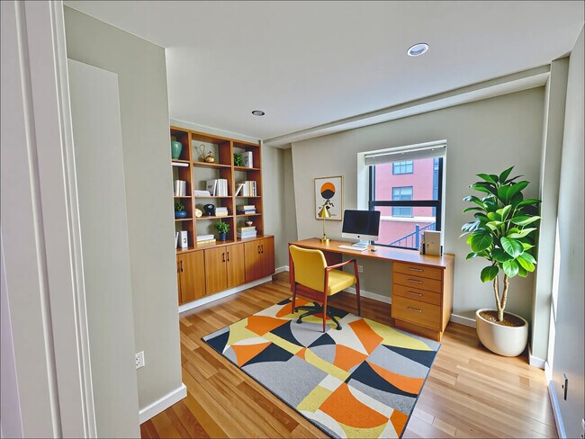 Building Photo - 1661-1663 Washington St. Unit 203