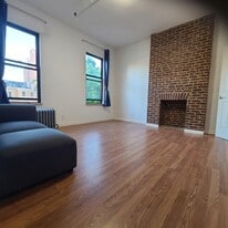 Building Photo - 122 India St