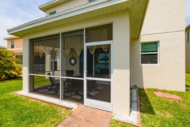 Building Photo - 713 NW Leonardo Cir