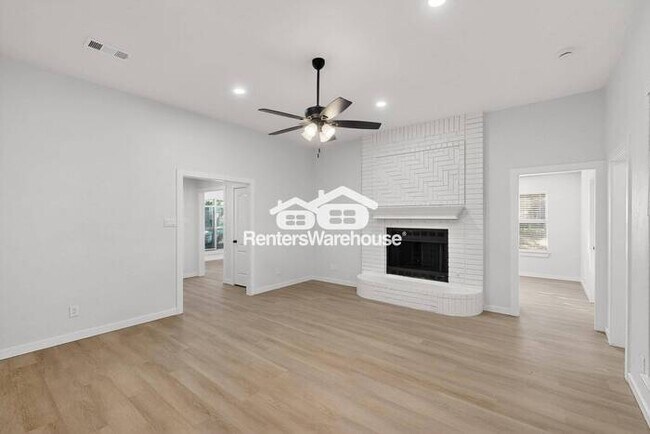 Building Photo - Completely Refreshed NRH Home Move IN Ready.