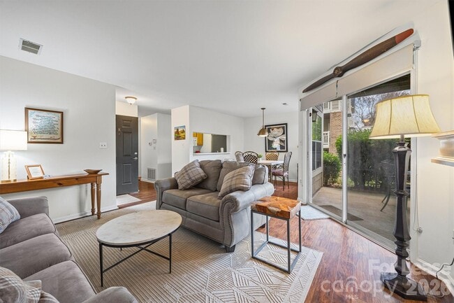 Building Photo - 5003 Sharon Rd