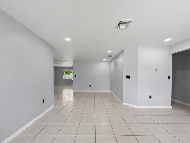 Building Photo - 13435 SW 257th Terrace