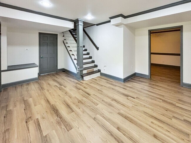 Building Photo - Cozy 4 BR 2 BR House in Piedmont Hills!