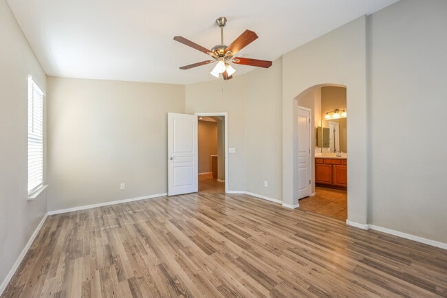 Building Photo - 3026 W Rapalo Rd