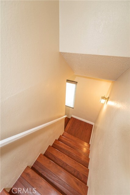 Building Photo - 1439 N Elderberry Ave