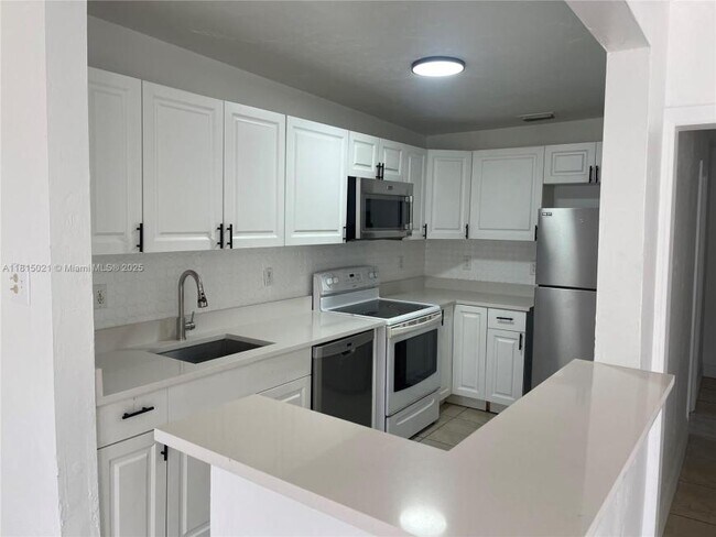 Building Photo - 2 bedroom in North Miami Beach FL 33160