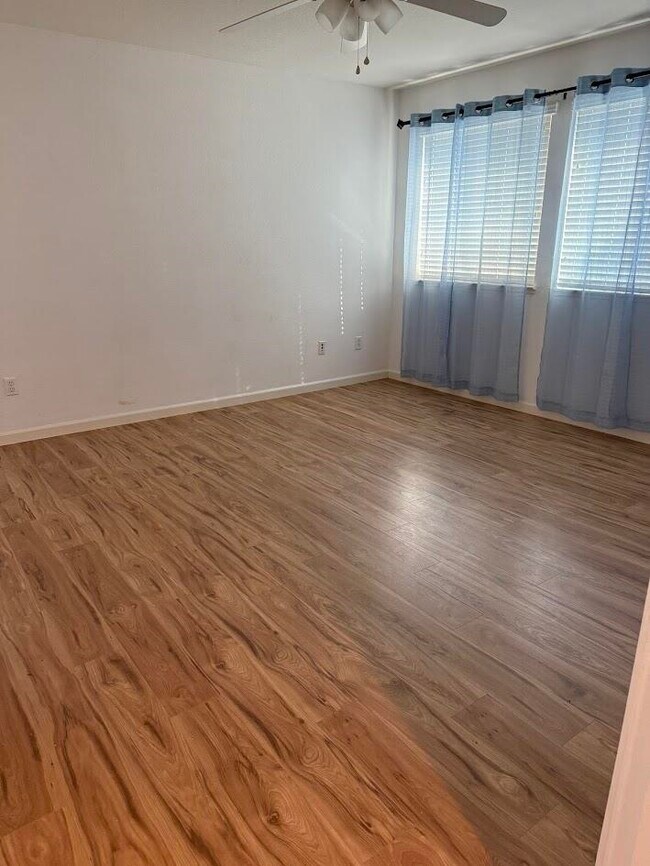 Building Photo - 236 Cogburn Way