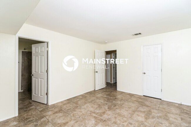 Building Photo - 3 Bedroom Pet-Friendly Home in North Port, FL with Main Street Renewal