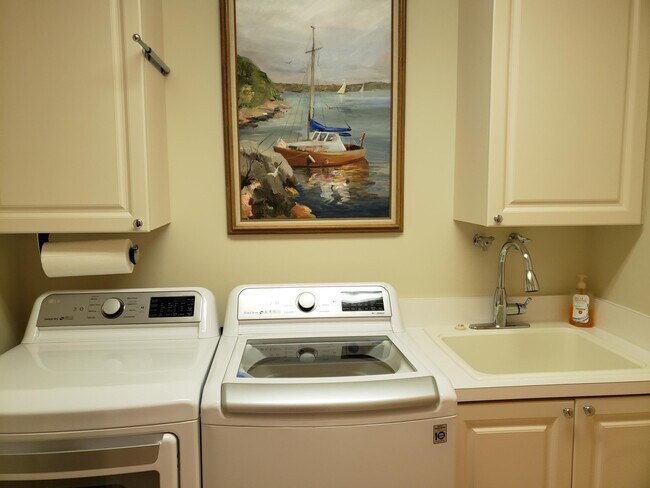 Building Photo - 14 Harbour Isle Dr W