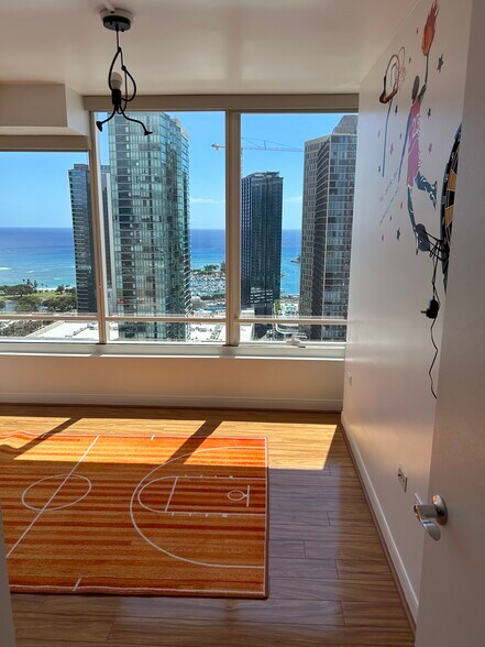 Building Photo - 1009 Kapiolani Blvd