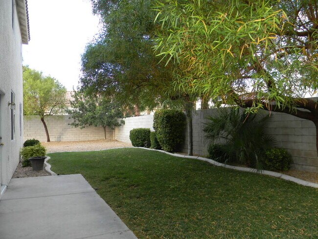 Building Photo - Prudence