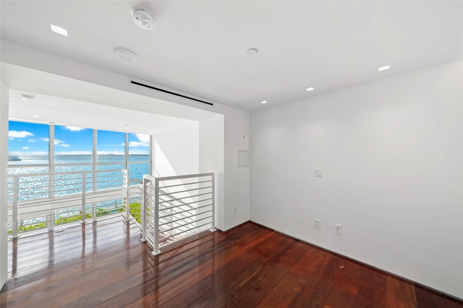 Building Photo - 1331 Brickell Bay Dr